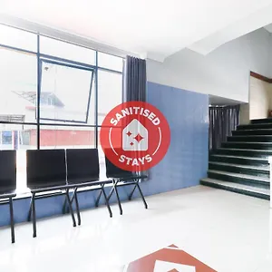 https://oyo-44050-central-queens.kerala-hotels.net